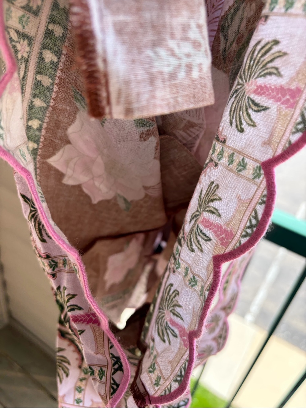 🆕🌿🌸FARMRio Palm Dream Brown Linen Romper M Tropical Floral Scalloped Trim Resort - Picture 12 of 17